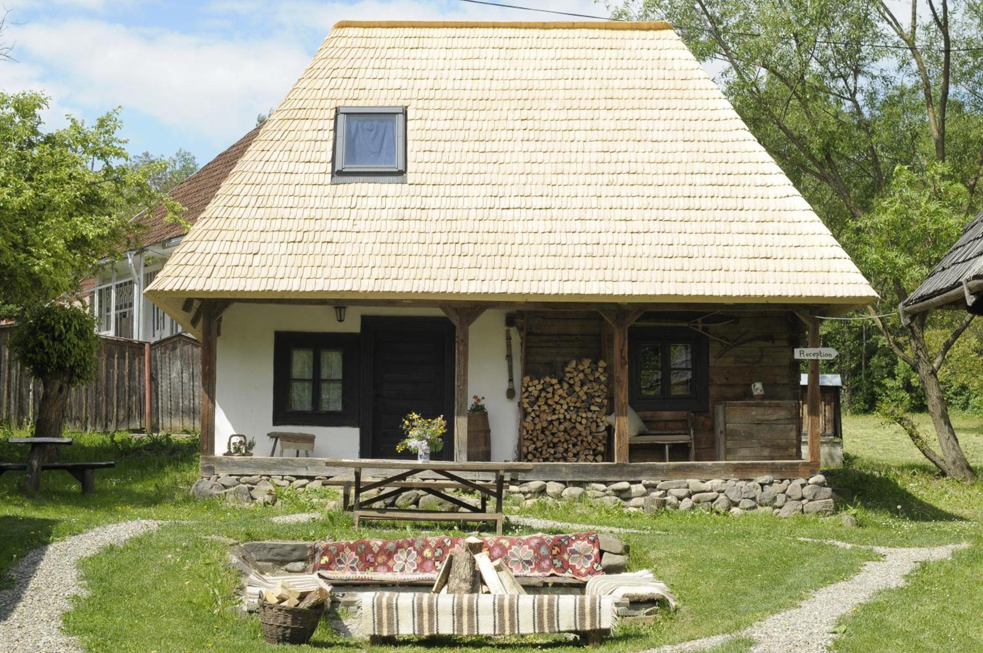 The Village Pension Breb Экстерьер фото