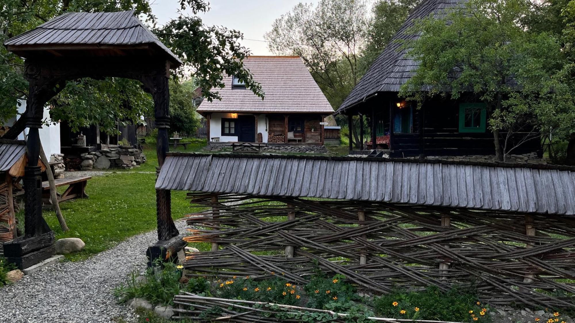 The Village Pension Breb Экстерьер фото